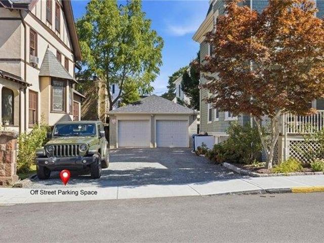 condo with 3 bedroom, Newport RI ES105870215