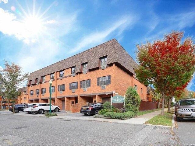 condo with 3 bedroom, Oakland Gardens NY DS103626270