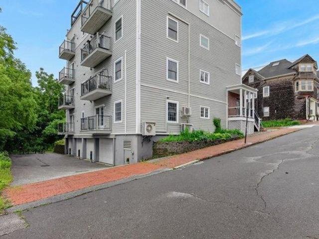 condo with 3 bedroom, Portland ME ES105614600