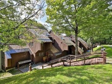condo with 3 bedroom, Plymouth VT ES103189539
