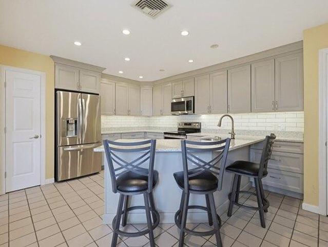 condo with 3 bedroom, Plymouth MA ES105632973