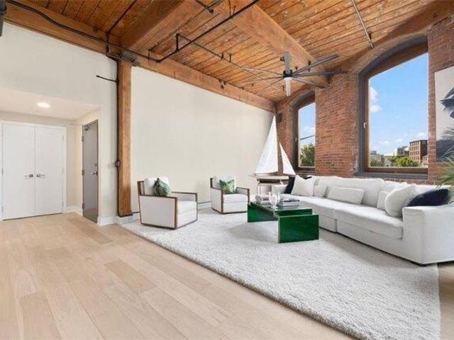 condo with 3 bedroom, Providence RI ES105493477