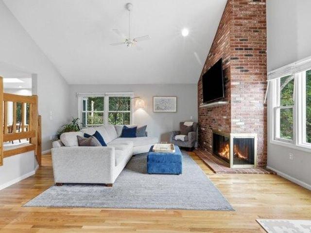 condo with 3 bedroom, Reading MA ES105559150