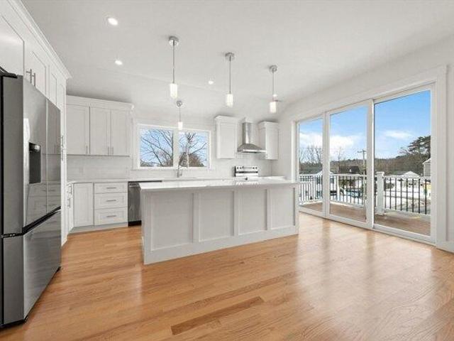 condo with 3 bedroom, Salisbury MA ES105402305