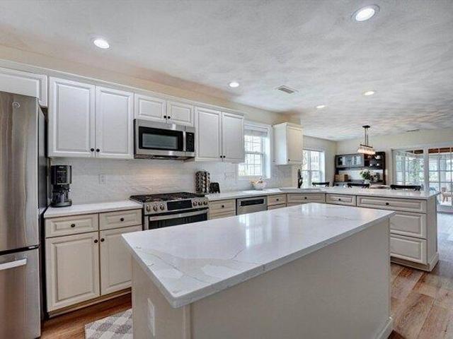 condo with 3 bedroom, Salisbury MA ES105551357