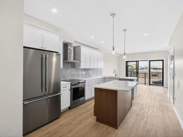 condo with 3 bedroom, Salisbury MA ES105383916