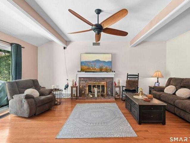 condo with 3 bedroom, Southbury CT ES105439375
