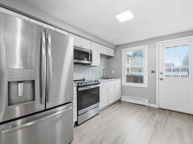 condo with 3 bedroom, Springfield MA ES105576219