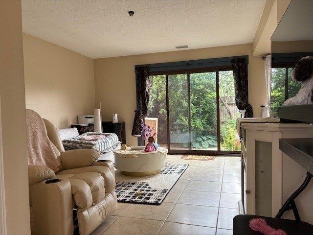 condo with 3 bedroom, Stoughton MA ES105548097