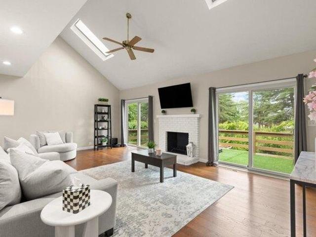condo with 3 bedroom, Stoughton MA ES105549615