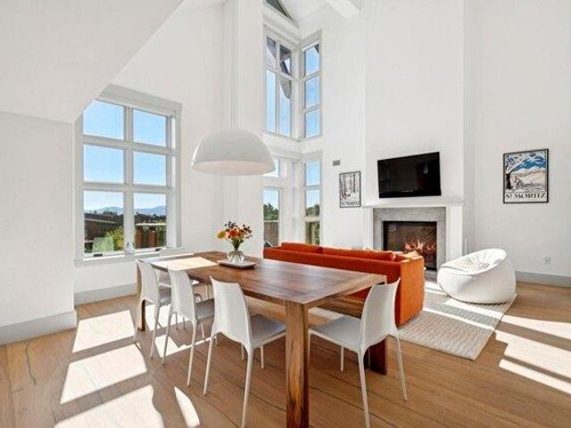 condo with 3 bedroom, Stowe VT ES105475748