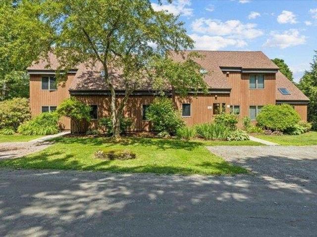 condo with 3 bedroom, Stowe VT ES105495712