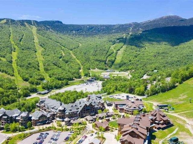 condo with 3 bedroom, Stowe VT ES105552518