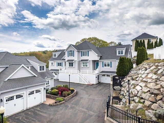 condo with 3 bedroom, Stoneham MA ES104511063