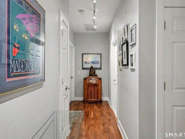 condo with 3 bedroom, Stamford CT ES105443486