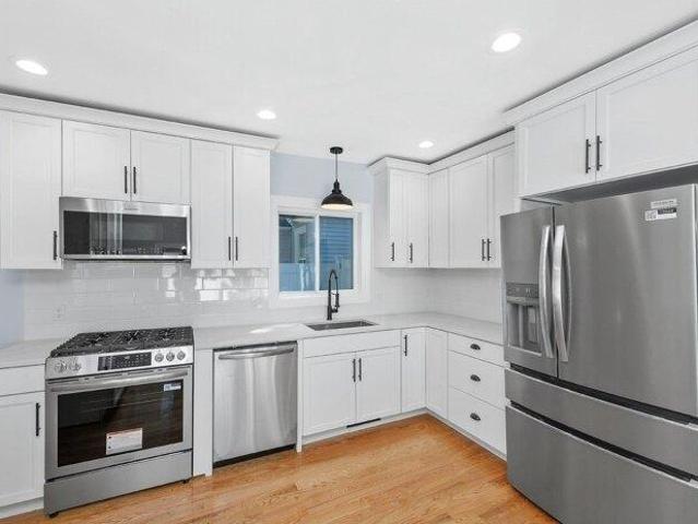condo with 4 bedroom, Waltham MA ES105427164