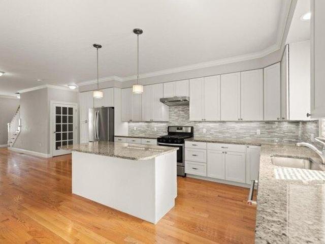 condo with 4 bedroom, Waltham MA ES105650067