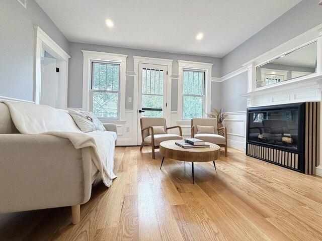 condo with 4 bedroom, Arlington MA ES105426732