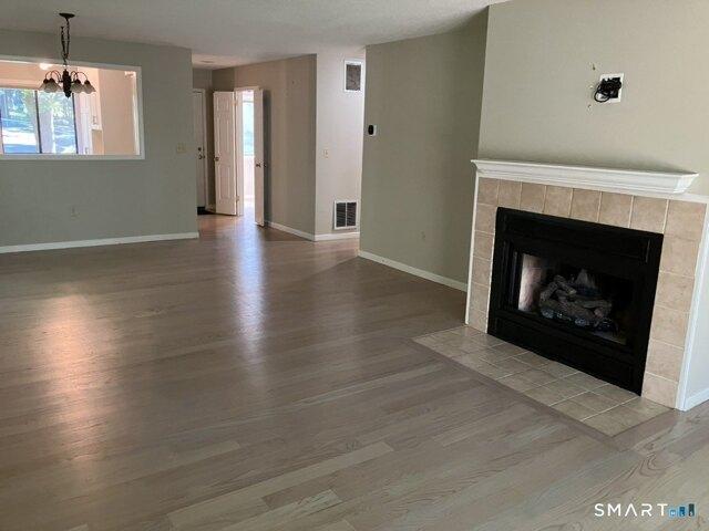 condo with 4 bedroom, Avon CT ES105415335