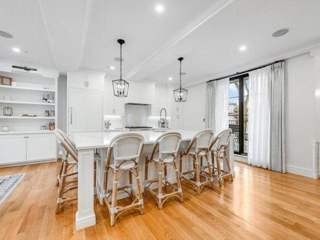 condo with 4 bedroom, Boston MA ES103548450