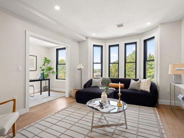 condo with 4 bedroom, Boston MA ES105560644