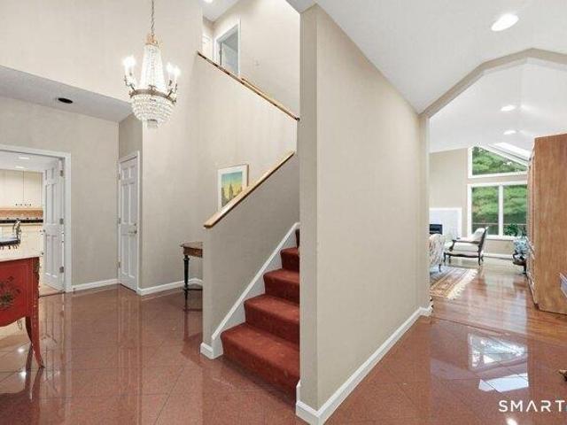 condo with 4 bedroom, Bloomfield CT ES104511207