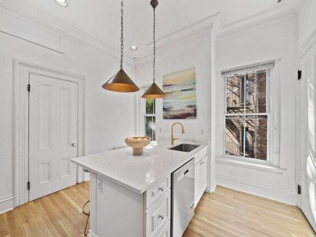 condo with 4 bedroom, Brookline MA ES105537476