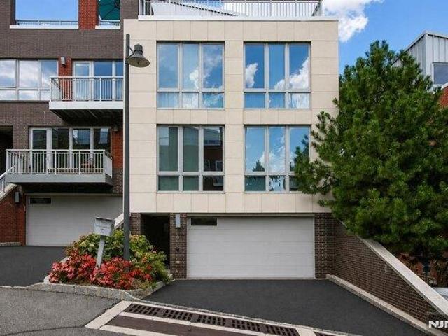 condo with 4 bedroom, Edgewater NJ ES105476987