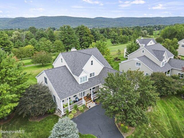 condo with 4 bedroom, Lenox MA ES105427316