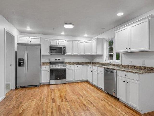 condo with 4 bedroom, Lowell MA ES105630291