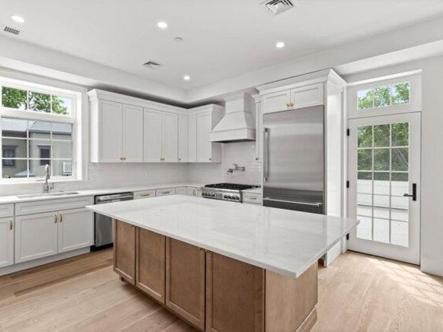 condo with 4 bedroom, Marblehead MA ES105404134