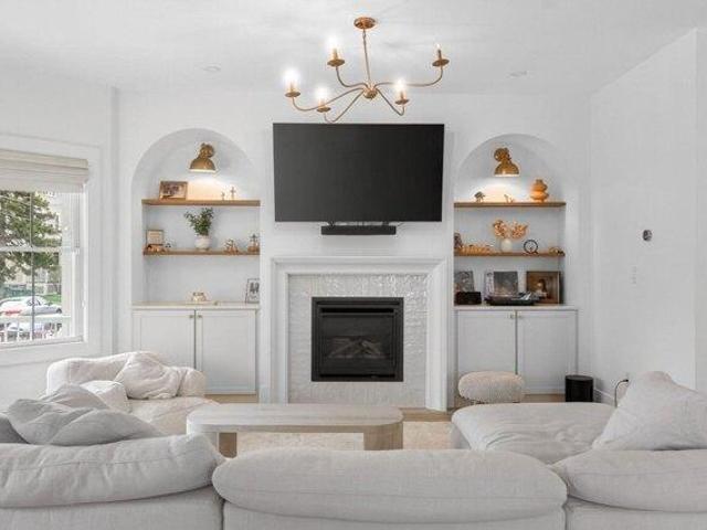 condo with 4 bedroom, Medford MA ES105586756