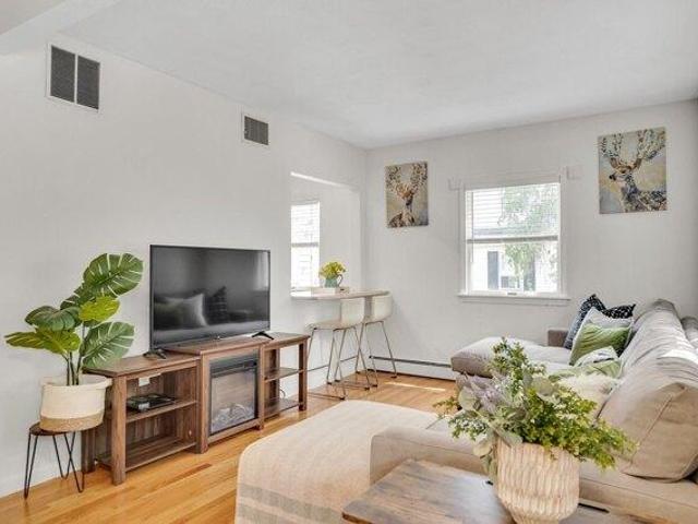 condo with 4 bedroom, Melrose MA ES105575492