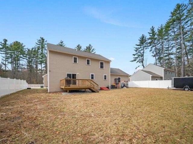 condo with 4 bedroom, Nashua NH ES105535123
