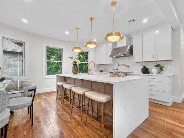 condo with 4 bedroom, Newton MA ES104850343