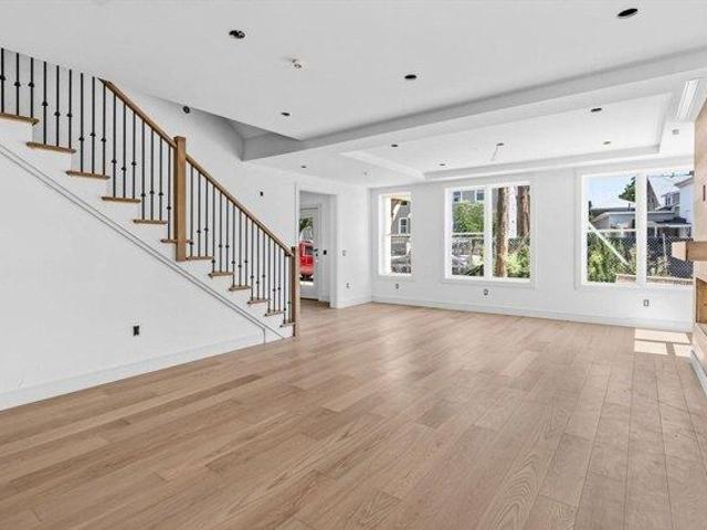 condo with 4 bedroom, Northampton MA ES105341445