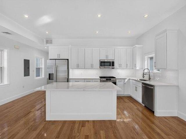 condo with 4 bedroom, Revere MA ES105559044
