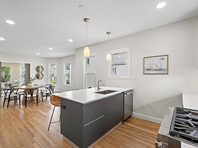condo with 4 bedroom, Somerville MA ES105365800