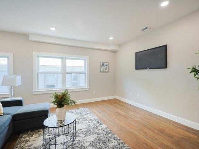 condo with 4 bedroom, Somerville MA ES105651565