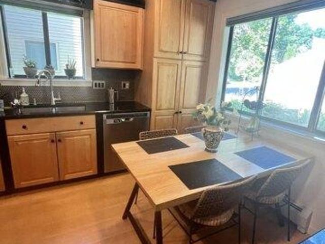 condo with 4 bedroom, South Burlington VT ES105475496