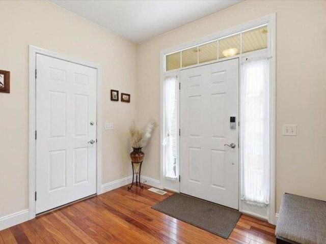condo with 4 bedroom, South Burlington VT ES105711307