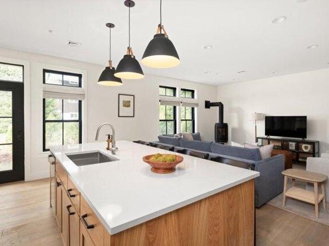condo with 4 bedroom, Stowe VT ES105533728