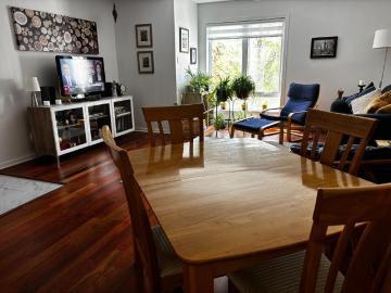 Condo à Boucherville dans un jardin!
