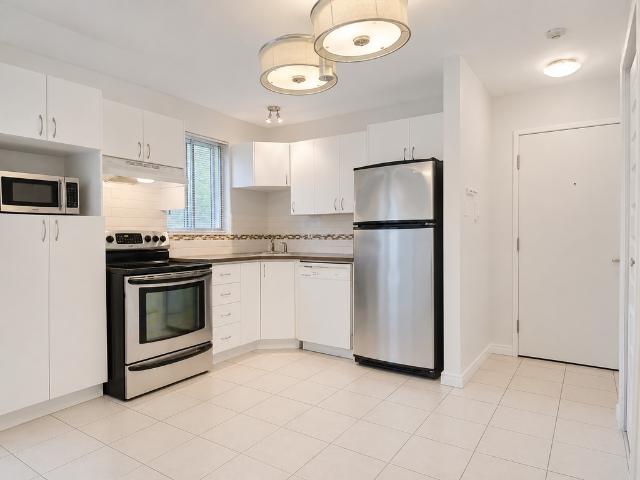 Condo à Louer 2390 Boul. Rene Leannec, Vimont Laval 10 photos | Logis Québec