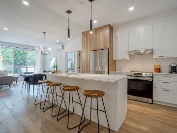 Apartment for rent in Roussillon