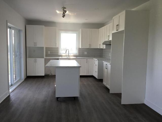 CONDO À LOUER