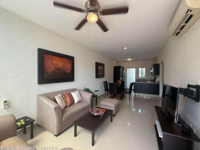 CONDO A 1 CUADRA DE COSTCO 2BEDS 2BATHS EN VENTA