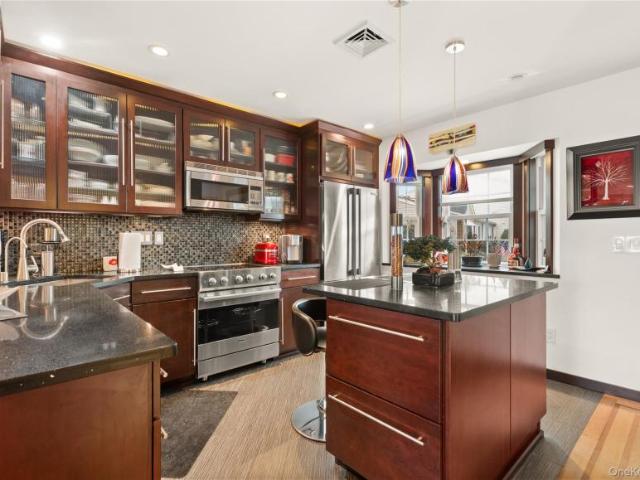 condo Amityville NY ELS105072204