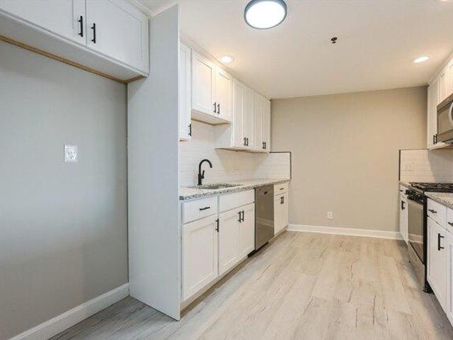 condo Beverly MA ES103851416