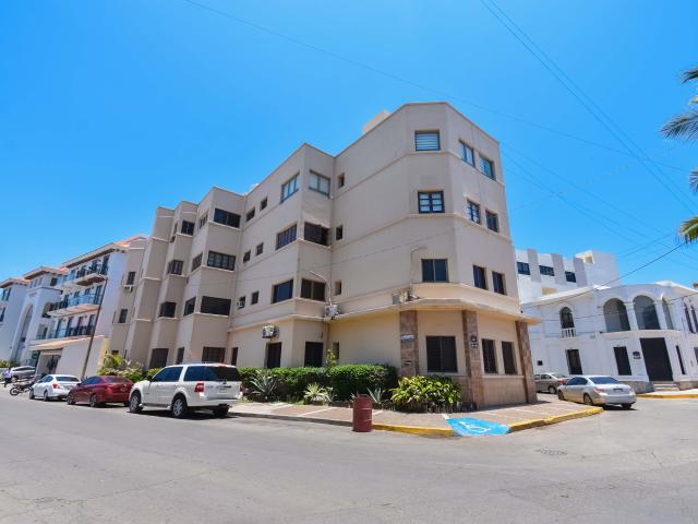 CONDO CON VISTA AL MAR EN EL CENTRO